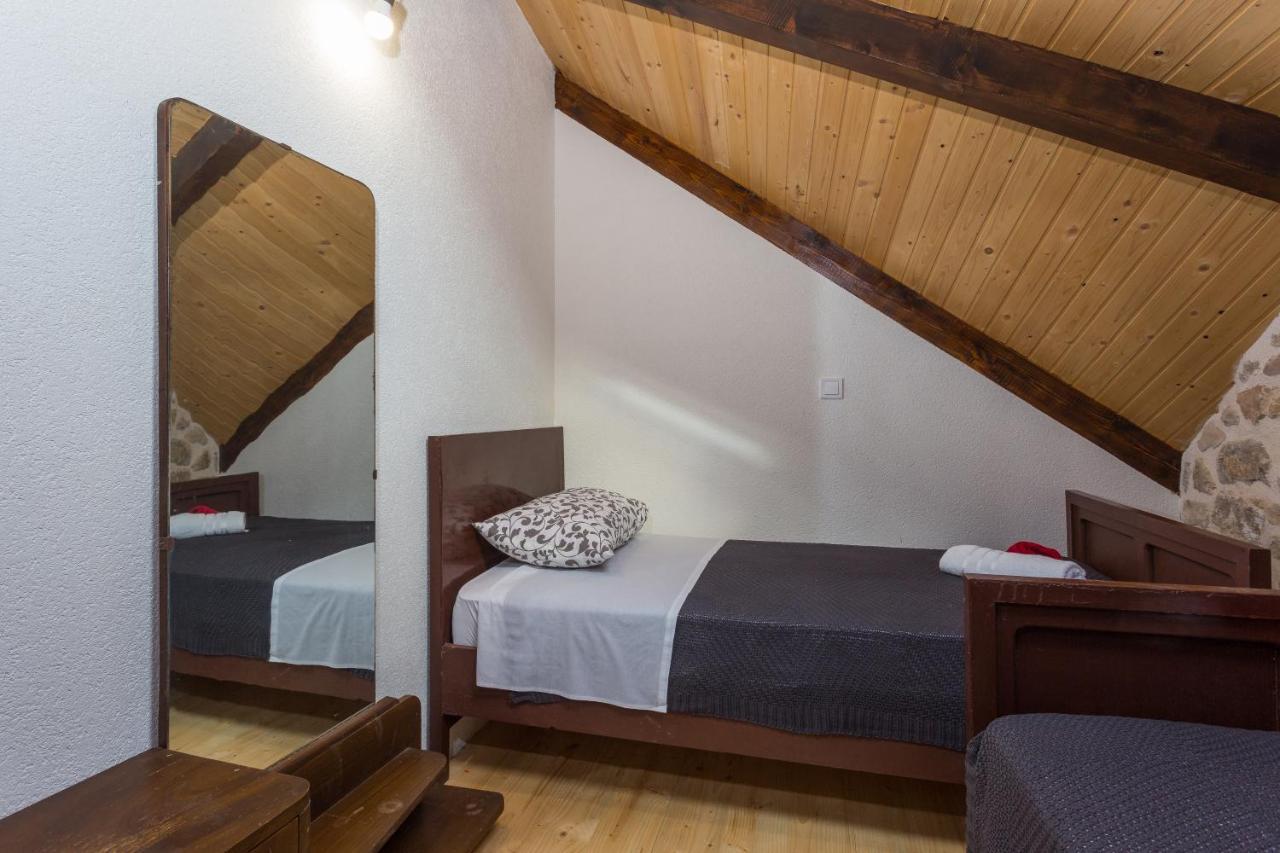 Kuca Za Odmor Joko I Jeka Villa Bogatic Exterior photo